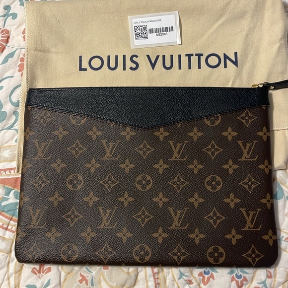 Louis Vuitton Daily Pouch NWT - Picture 3 of 4